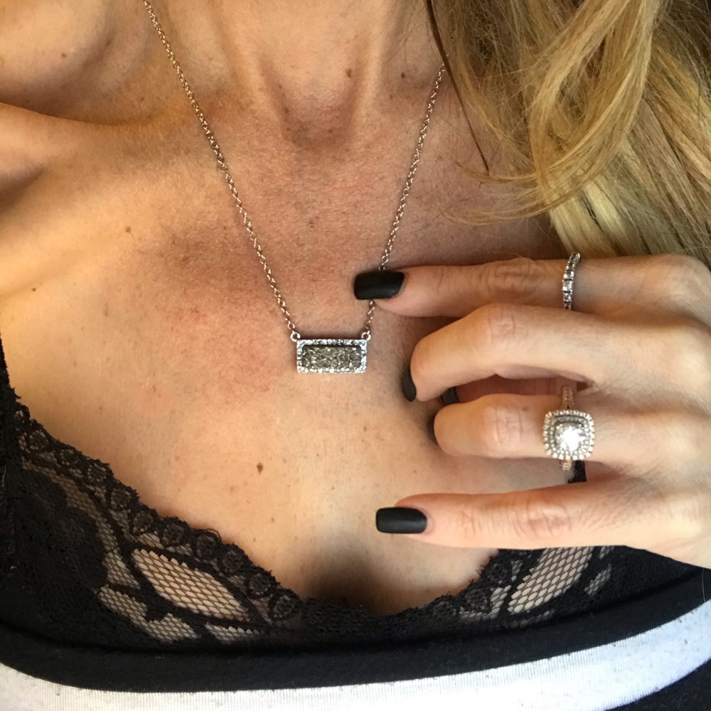 18” SILVER CHAIN GRAY IRIDESCENT GENUINE STONE